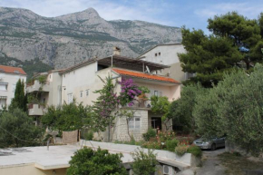  Apartments with a parking space Makarska - 6691  Макарска 